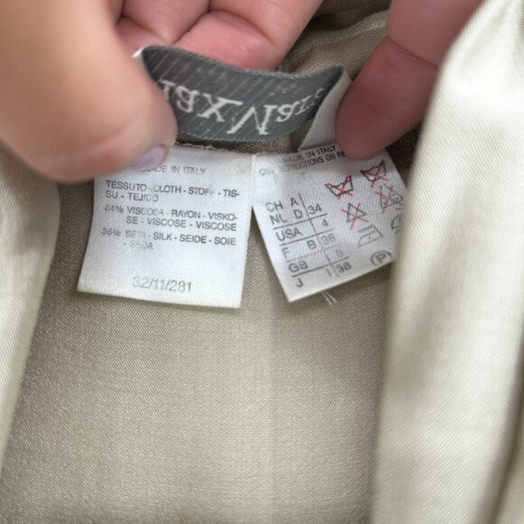 MAXMARA Champagne Beige Silk Blend Shoulder Pad Wrap Cardigan Blouse Top Size 4 - Picture 8 of 8